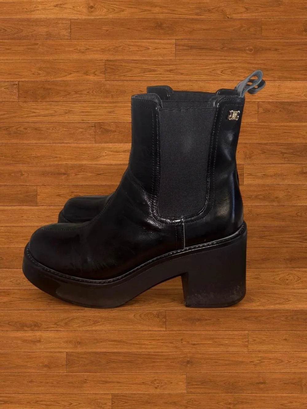 Men's Black Leather Pull-On Chelsea Boots